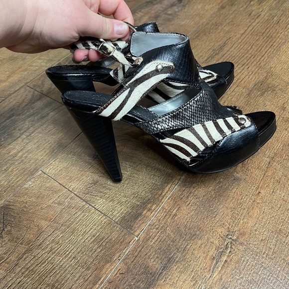BKE Woman’s Snakeskin / Zebra Printed Classic Chic Heels Size 8 1/2 - Picture 5 of 7